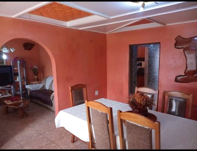 3 BEDROOM HOUSE FOR SALE IN SEBOKENG ZONE 10